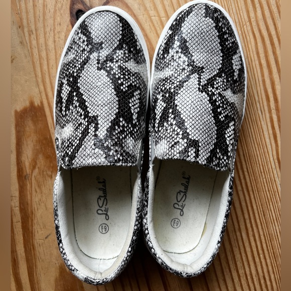 snakeskin nike slides